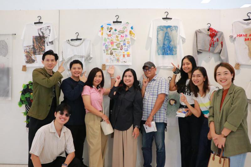 นิทรรศการ “คนละ T Shirt Art Exhibition : ศิลปะบนเสื้อ