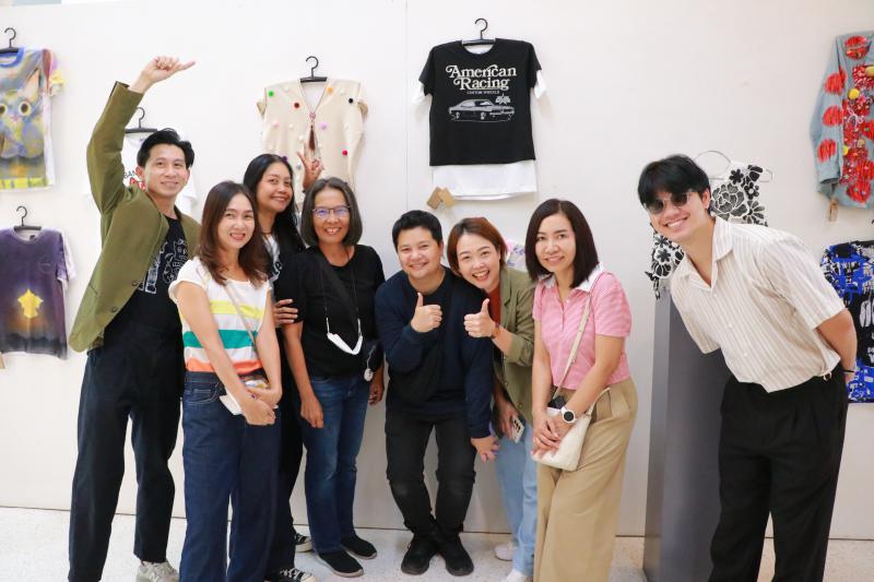 นิทรรศการ “คนละ T Shirt Art Exhibition : ศิลปะบนเสื้อ
