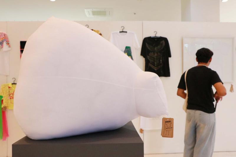 นิทรรศการ “คนละ T Shirt Art Exhibition : ศิลปะบนเสื้อ