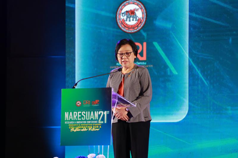 พิธีเปิดและนำเสนอผลงานวิจัย ในงาน การประชุมวิชาการระดับชาติ นเรศวรวิจัยและนวัตกรรม ครั้งที่ 21 “Research &amp; Innovation Synergy: Collaborating for a Sustainable Future”
