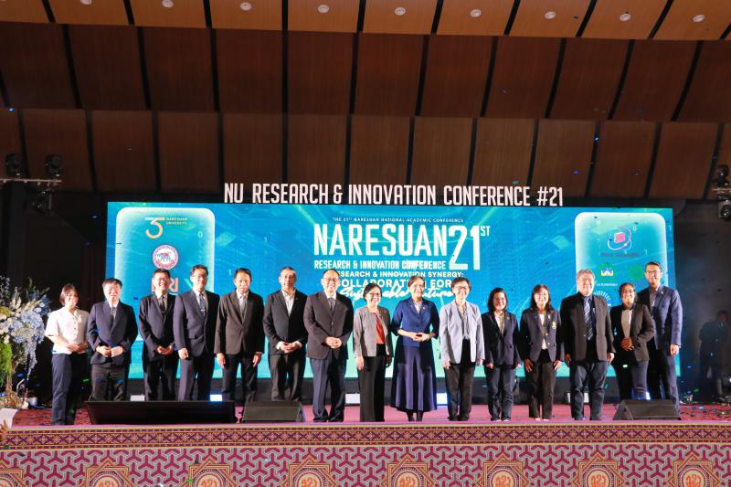 พิธีเปิดและนำเสนอผลงานวิจัย ในงาน การประชุมวิชาการระดับชาติ นเรศวรวิจัยและนวัตกรรม ครั้งที่ 21 “Research &amp; Innovation Synergy: Collaborating for a Sustainable Future”
