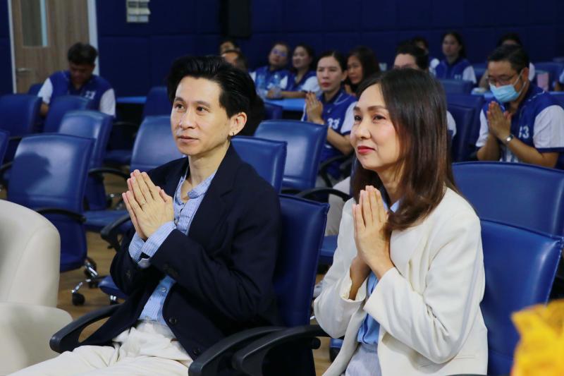  รศ.ดร.ศศิมา เจริญกิจ พร้อม ดร.เสกสรรค์ ญาณปัญญานนท์   มอบช่อดอกไม้แสดงความยินดี และร่วมพิธีทำบุญ เนื่องในโอกาสวันสถาปนาครบรอบ 33 ปี คณะบริหารธุรกิจ เศรษฐศาสตร์และการสื่อสาร มหาวิทยาลัยนเรศวร