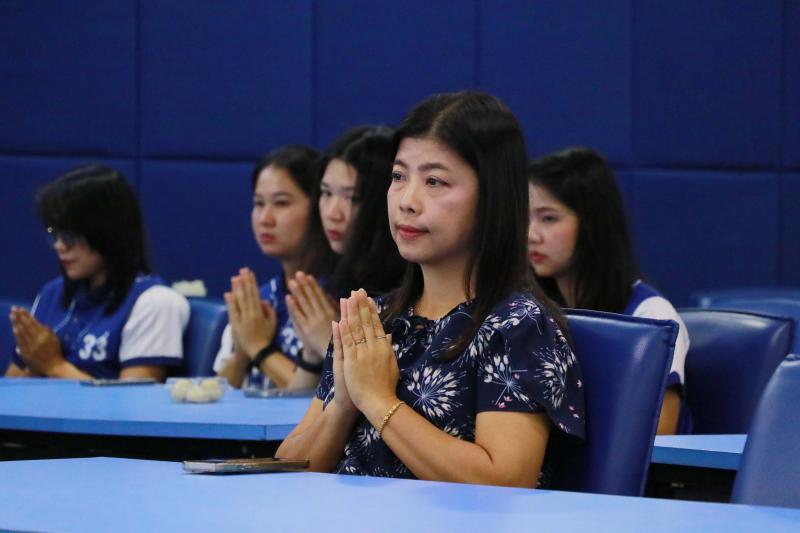  รศ.ดร.ศศิมา เจริญกิจ พร้อม ดร.เสกสรรค์ ญาณปัญญานนท์   มอบช่อดอกไม้แสดงความยินดี และร่วมพิธีทำบุญ เนื่องในโอกาสวันสถาปนาครบรอบ 33 ปี คณะบริหารธุรกิจ เศรษฐศาสตร์และการสื่อสาร มหาวิทยาลัยนเรศวร