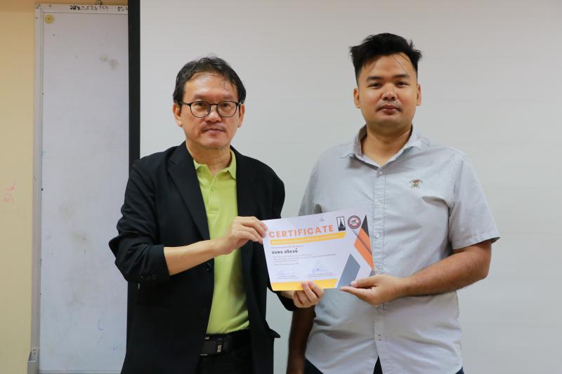 โรงเรียน ปทุมเทพวิทยาคาร จังหวัดหนองคาย  เพื่อเข้ามาศึกษาดูงานกิจกรรมด้านเซรามิก การปั้นดิน ชั้นตอนและวิธีการทางเซรามิก 