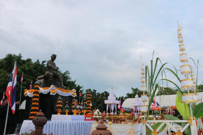 พิธีวางพานพุ่มถวายราชสักการะองค์สมเด็จพระนเรศวรมหาราช เนื่องในวันคล้ายวันสถาปนามหาวิทยาลัยนเรศวร ครบรอบ ๓๕ ปี
