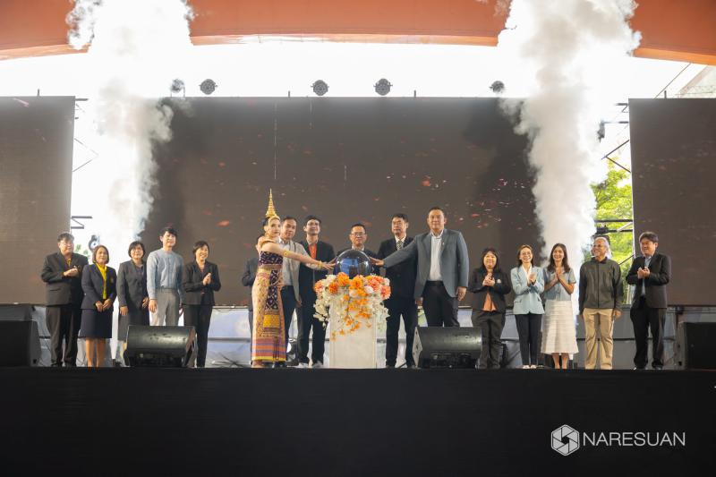  รศ.ดร.ศศิมา เจริญกิจ  เข้าร่วมพิธีเปิด Open House “สองทศวรรษมัธยมสาธิตฯ 20 ปี NUD นักเรียนดี มีอนาคต” โรงเรียนมัธยมสาธิตมหาวิทยาลัยนเรศวร