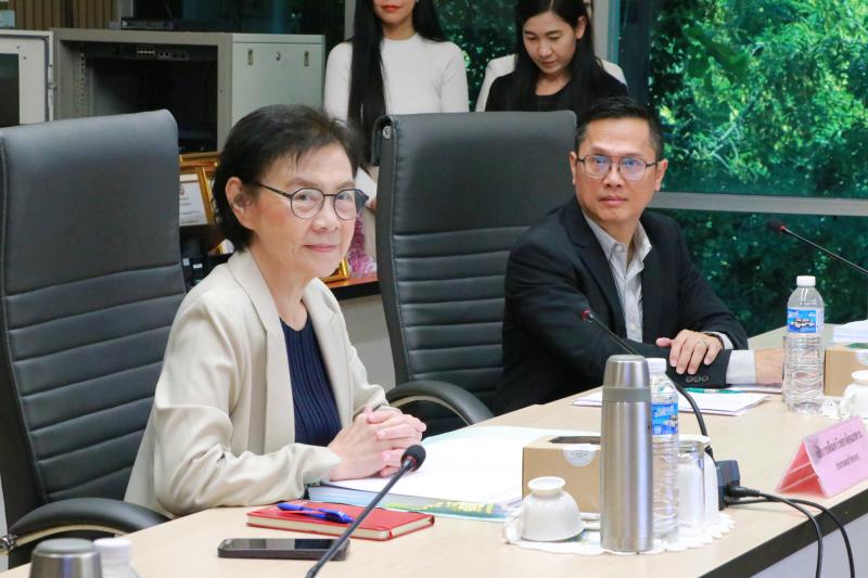 รองศาสตราจารย์ ดร.วัชรินทร์ จินต์วุฒิ เข้าร่วมพิธีรับมอบโล่ประกาศเกียรติคุณและใบประกาศเกียรติบัตร "อาจารย์ต้นแบบการพัฒนานิสิตแบบองค์รวม มหาวิทยาลัยนเรศวร " 
