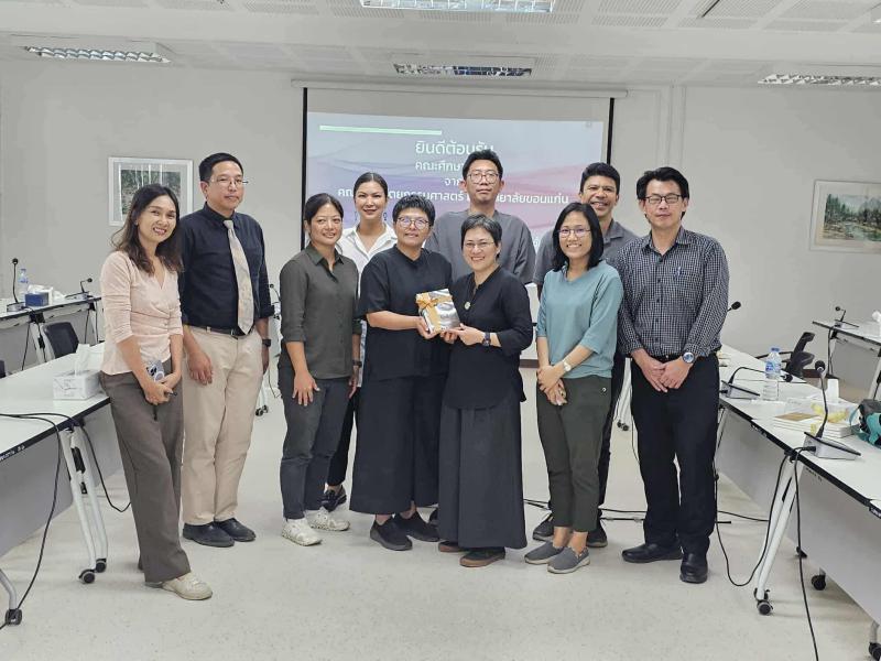 คณะสถาปัตยกรรมศาสตร์ ศิลปะและการออกแบบ ม.นเรศวร ให้การต้อนรับ คณาจารย์และนิสิตระดับบัณฑิตศึกษา คณะสถาปัตยกรรมศาสตร์ มหาวิทยาลัยขอนแก่น เพื่อจัดกิจกรรมการสัมมนาด้านการจัดการเรียนการสอน