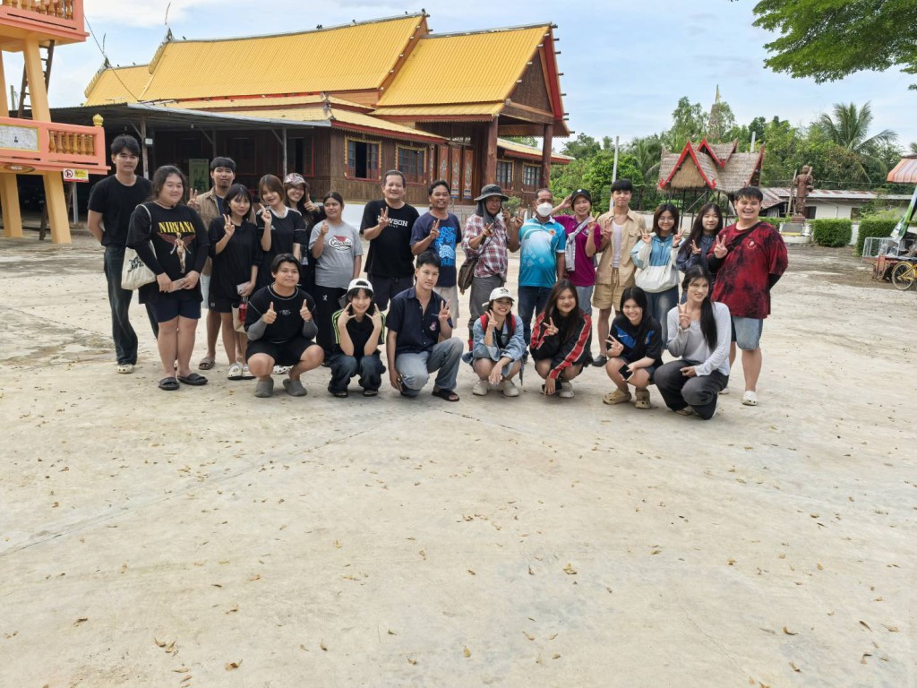     รศ.ศุภกิจ ยิ้มสรวล และนิสิตชั้นปีที่ 4 ภาควิชาสถาปัตยกรรม ดำเนินโครงการ “วังกุ่ม Sandbox ชุมชนสู้อุทกภัย”