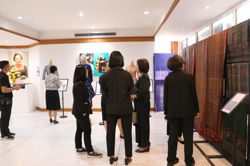 นิทรรศการ ราชนิยม : รากวัฒนธรรมสู่ความสง่างามร่วมสมัย 