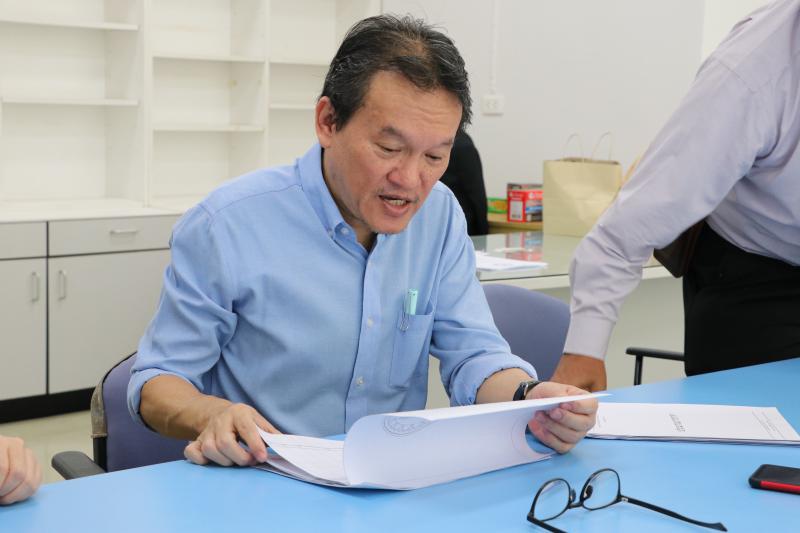 รศ.สุทัศน์ เยี่ยมวัฒนา คณบดีคณะสถาปัตยกรรมศาสตร์ ประชุมหารือโครงการปรับปรุงกลุ่มอาคารคณะเกษตรศาสตร์ฯ