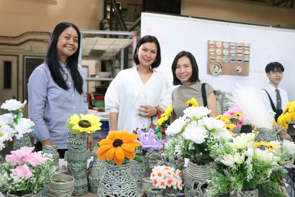 Students Showcase "Puan Din Aot Dee" Exhibition 4.2: Ceramic Art Exhibition