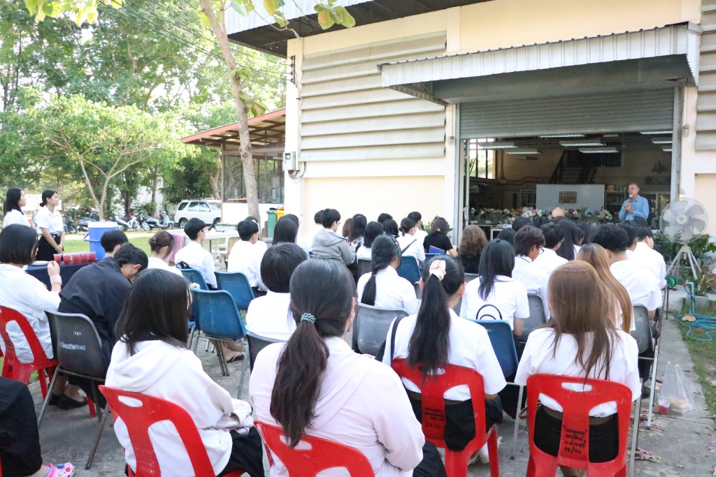 Students Showcase "Puan Din Aot Dee" Exhibition 4.2: Ceramic Art Exhibition