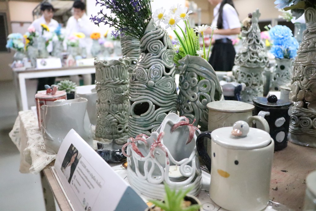 Students Showcase "Puan Din Aot Dee" Exhibition 4.2: Ceramic Art Exhibition