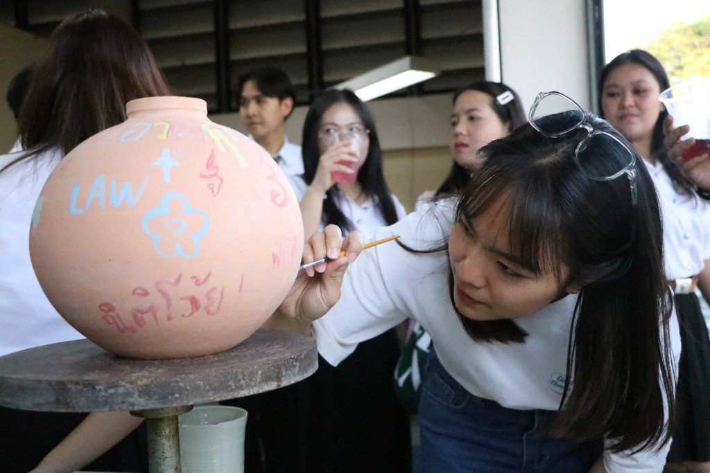 Students Showcase "Puan Din Aot Dee" Exhibition 4.2: Ceramic Art Exhibition