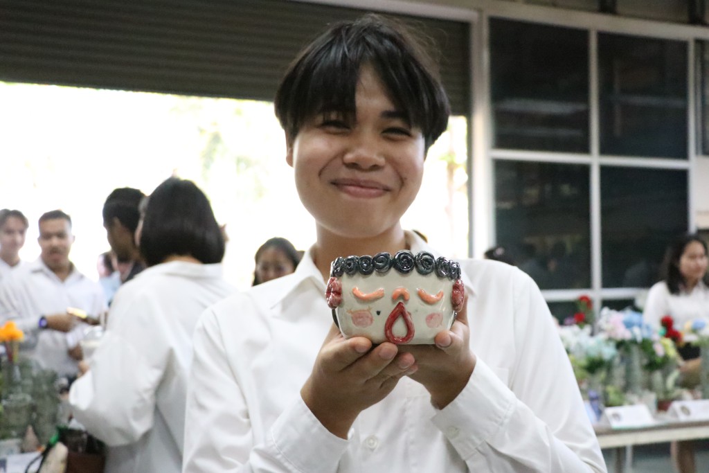 Students Showcase "Puan Din Aot Dee" Exhibition 4.2: Ceramic Art Exhibition