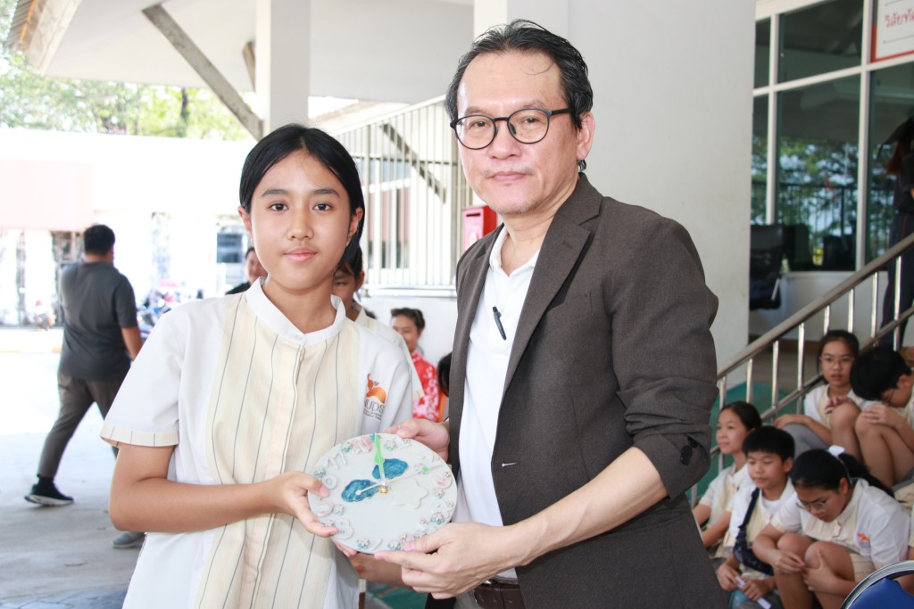 ผลงานสร้างสรรค์ผ่านเทคนิคการปั้นเซรามิก “ปันดินอวดดี Junior ครั้งที่4.2” 