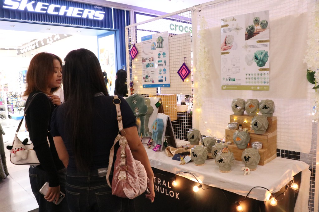 นิทรรศการวิทยานิพนธ์ Arch NU Thesis Exhibition 2026 (นิสิตสาขาวิชาสถาปัตยกรรม) และนิทรรศการศิลปนิพนธ์ Roadtrip with art : Art Thesis Exhibition ครั้งที่ 24  (นิสิตสาขาวิชาออกแบบผลิตภัณฑ์และบรรจุภัณฑ์) 
