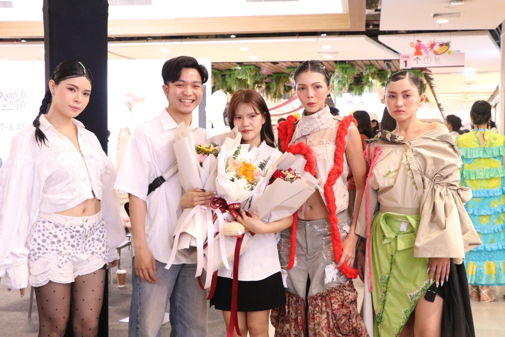 นิทรรศการวิทยานิพนธ์ Arch NU Thesis Exhibition 2026 (นิสิตสาขาวิชาสถาปัตยกรรม) และนิทรรศการศิลปนิพนธ์ Roadtrip with art : Art Thesis Exhibition ครั้งที่ 24  (นิสิตสาขาวิชาออกแบบผลิตภัณฑ์และบรรจุภัณฑ์) 