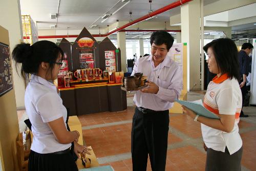 นิสิตคณะสถาปัตยกรรมศาสตร์ ส่งผลงานเข้าประกวดโครงการนิทรรศการผลงานนิสิต ที่จัดโดยสถาบันบริหารการวิจัยและพัฒนา (IRDA)
