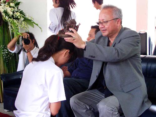 ไหว้ครูและครอบครู
