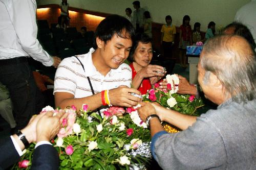 พิธีรดน้ำดำหัวเนื่องในวันสงกรานต์ 2551