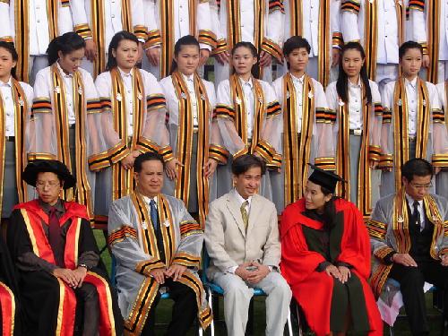 รับปริญญา 2551