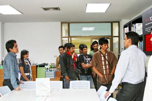 ม.ราชภัฏสุราษฎร์ธานีดูงาน