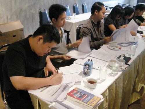 ดูงานการใช้สื่ออิเลคทรอนิค และTQF