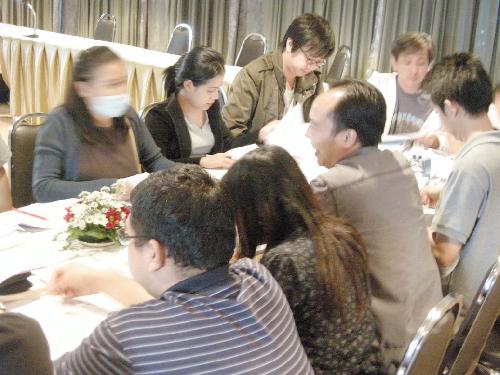 ดูงานการใช้สื่ออิเลคทรอนิค และTQF