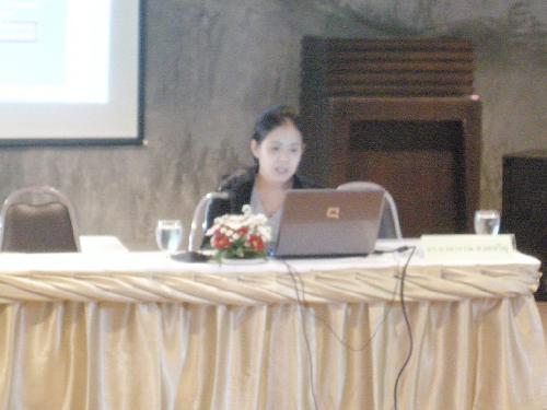 ดูงานการใช้สื่ออิเลคทรอนิค และTQF