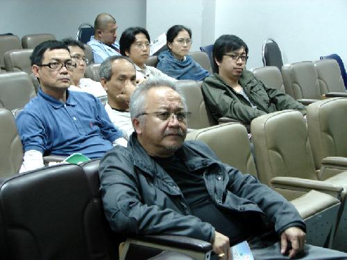 ดูงานการใช้สื่ออิเลคทรอนิค และTQF