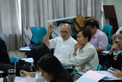 การนำเสนอผลงานวิทยานิพนธ์ ของนิสิตชั้นปีที่ 5 ปีการศึกษา 2552