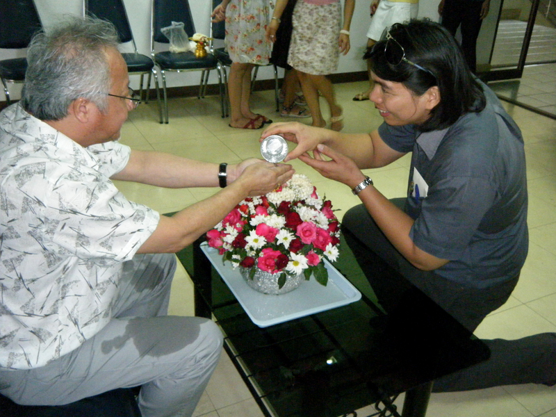 งานประเพณีสงกรานต์ การสรงน้ำพระ และการรดน้ำดำหัวคราจารย์อาวุโส 