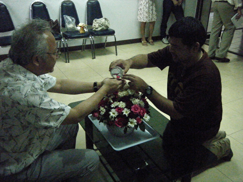 งานประเพณีสงกรานต์ การสรงน้ำพระ และการรดน้ำดำหัวคราจารย์อาวุโส 
