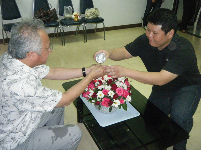 งานประเพณีสงกรานต์ การสรงน้ำพระ และการรดน้ำดำหัวคราจารย์อาวุโส 