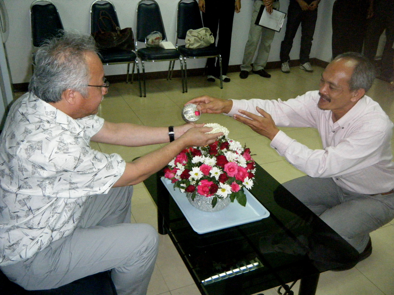 งานประเพณีสงกรานต์ การสรงน้ำพระ และการรดน้ำดำหัวคราจารย์อาวุโส 