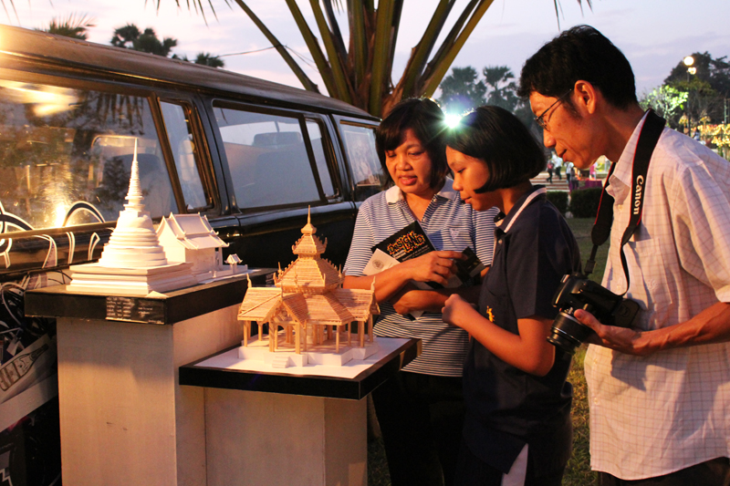 ร่วมจัดนิทรรศการงานประเพณีลอยกระทง เผ่าเทียน เล่นไฟ จ.สุโขทัย