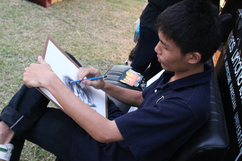 ร่วมจัดนิทรรศการงานประเพณีลอยกระทง เผ่าเทียน เล่นไฟ จ.สุโขทัย