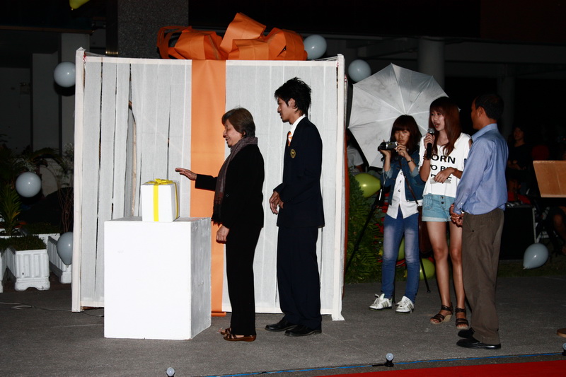เทศกาลของขวัญและดนตรี (Group Gift)