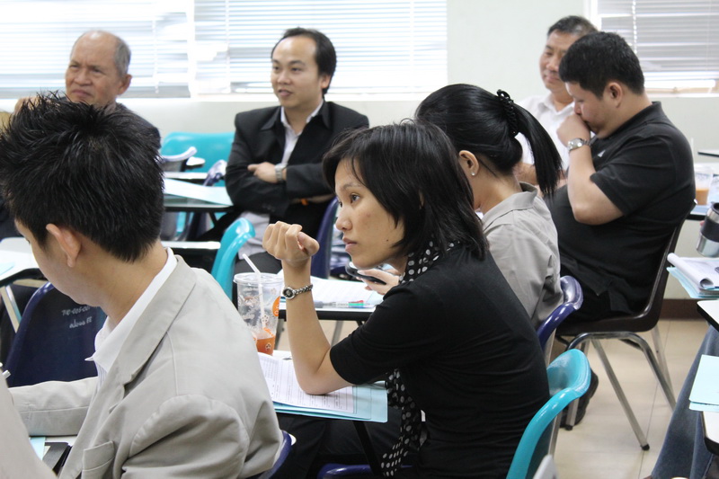 นำเสนอผลงานวิทยานิพนธ์