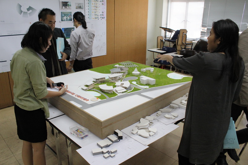 นำเสนอผลงานวิทยานิพนธ์
