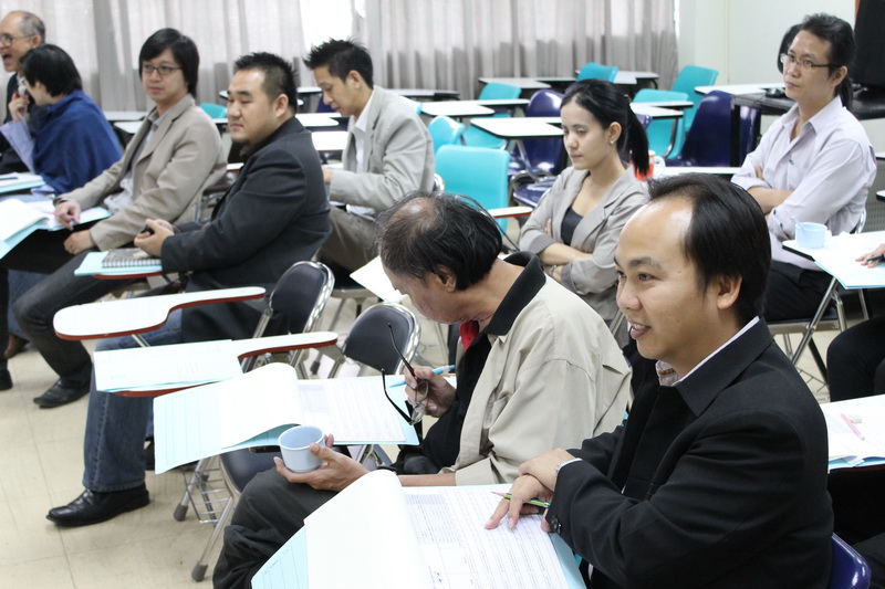 นำเสนอผลงานวิทยานิพนธ์