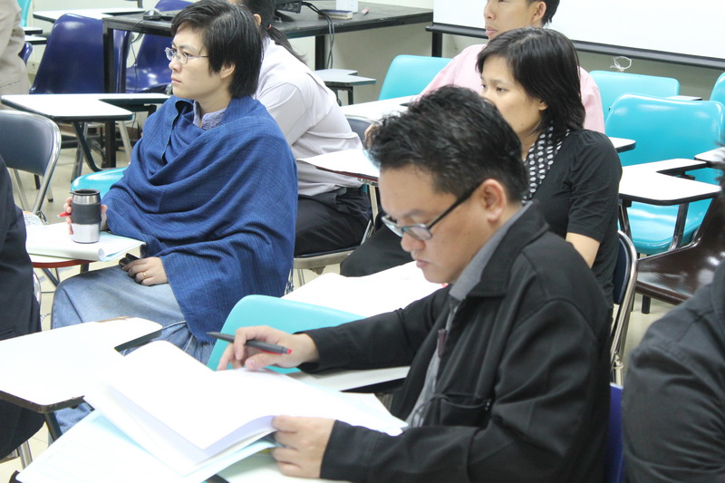นำเสนอผลงานวิทยานิพนธ์