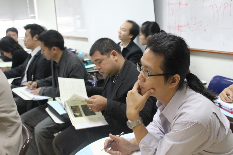 นำเสนอผลงานวิทยานิพนธ์
