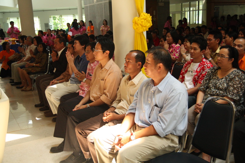 ประเพณีสงการนต์ รดน้ำดำหัวผู้อาวุโสของมหาวิทยาลัย ประจำปี 2554