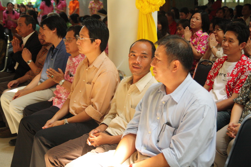 ประเพณีสงการนต์ รดน้ำดำหัวผู้อาวุโสของมหาวิทยาลัย ประจำปี 2554