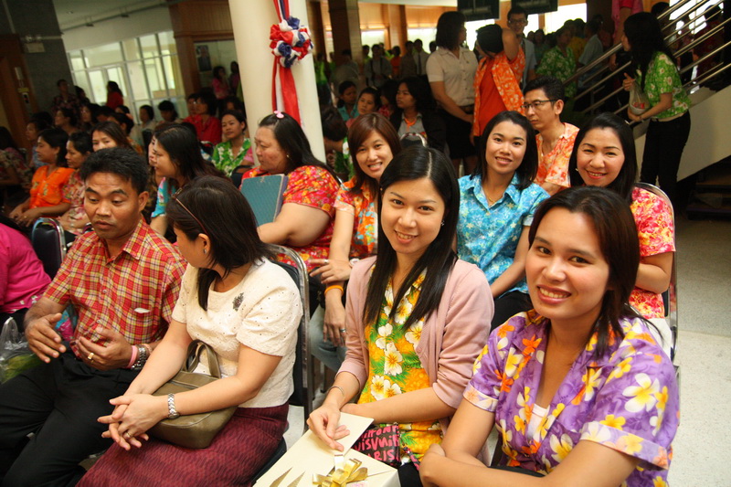 ประเพณีสงการนต์ รดน้ำดำหัวผู้อาวุโสของมหาวิทยาลัย ประจำปี 2554