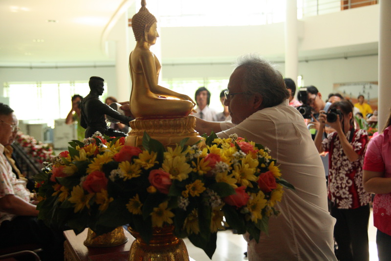 ประเพณีสงการนต์ รดน้ำดำหัวผู้อาวุโสของมหาวิทยาลัย ประจำปี 2554