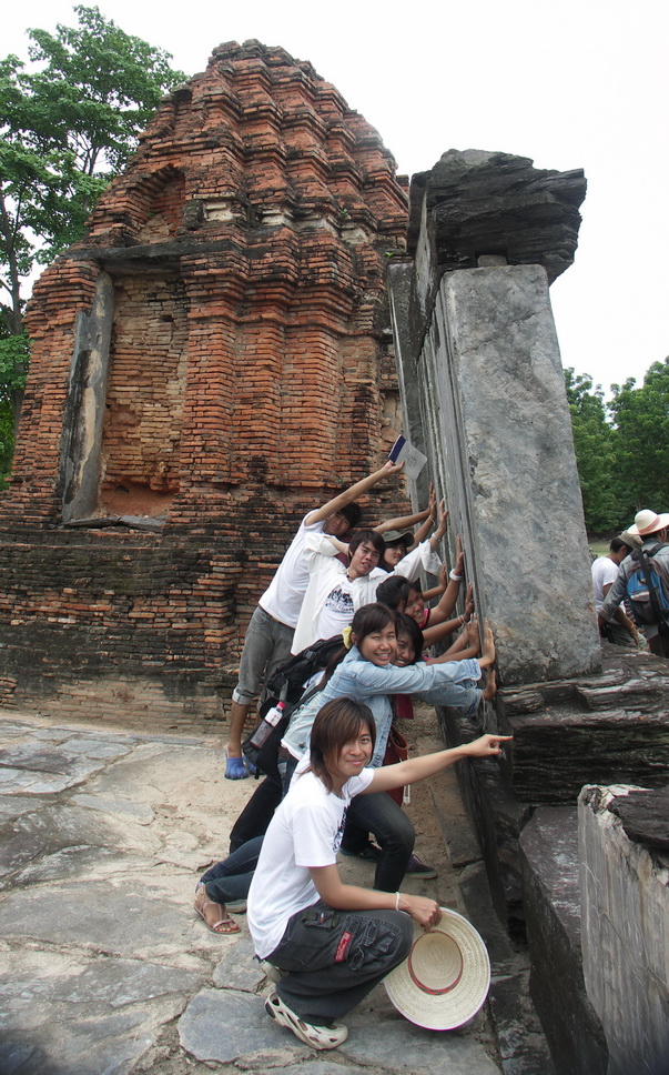 โครงการทัศนศึกษา ในรายวิชาประวัติศาสตร์สถาปัตยกรรม 701222 ประจำปีการศึกษา 2554 ระหว่างวันที่ 29 - 31 กรกฎาคม 2554